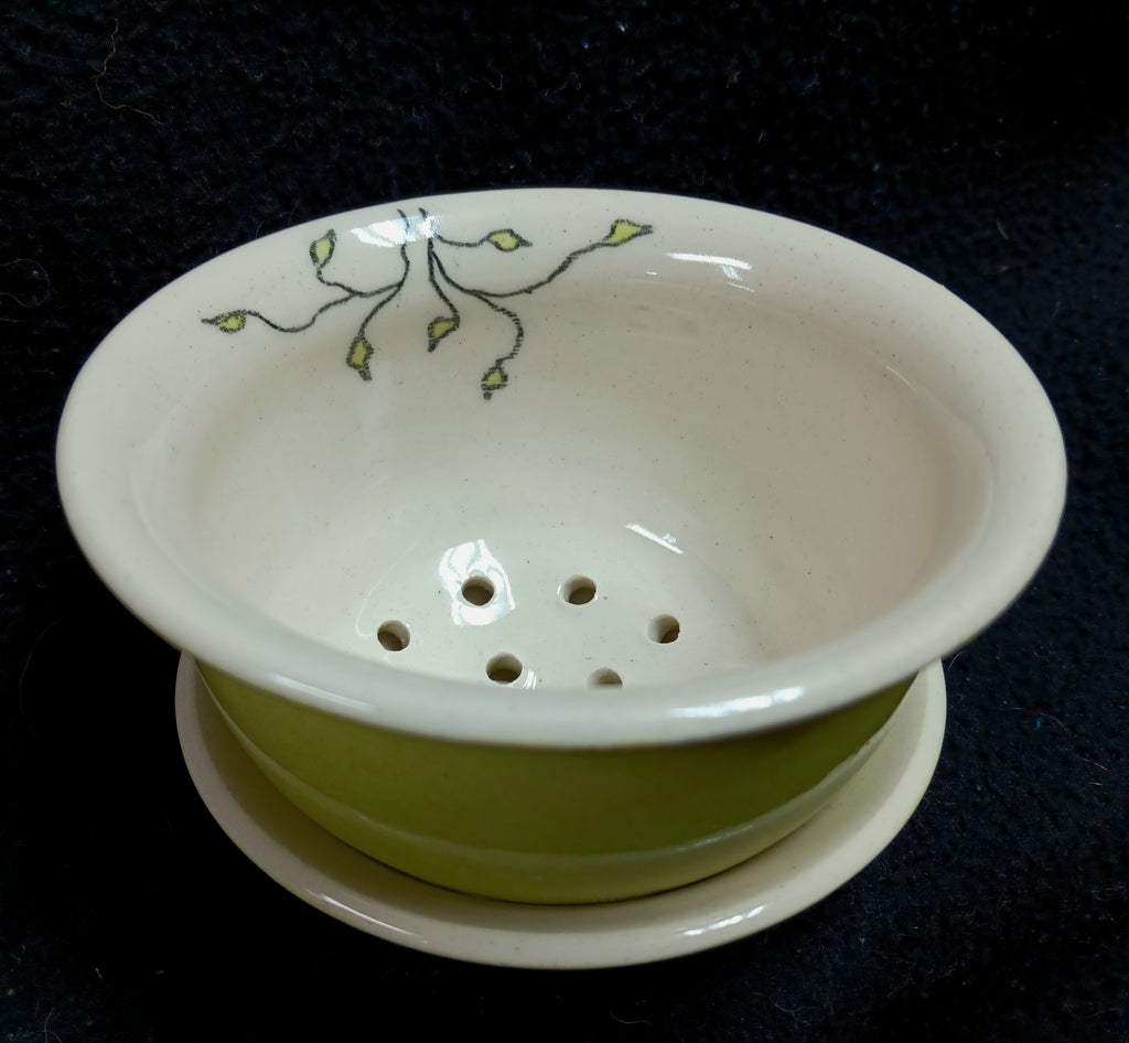 Berry Bowl 3 (Mini Colander) & Dish